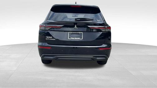 Labrador Black Pearl 2025 Mitsubishi Outlander ES S-AWC