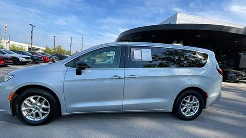 2024 Chrysler Pacifica Touring L