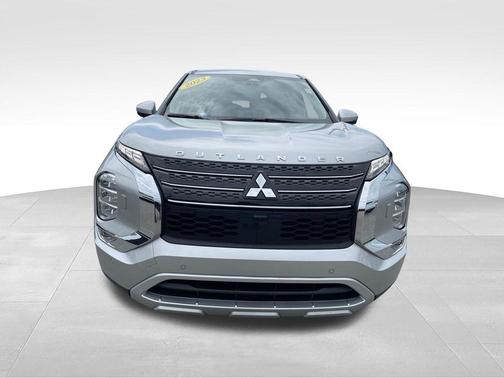Alloy Silver Metallic 2023 Mitsubishi Outlander SE S-AWC