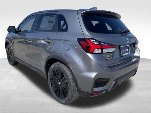 Mercury Gray Metallic 2026 Mitsubishi Outlander Sport 2.0 LE