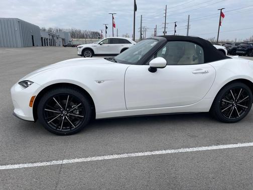 Snowflake White Pearl Mica 2026 Mazda MX-5 Miata Grand Touring
