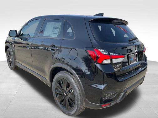 Labrador Black Pearl 2026 Mitsubishi Outlander Sport 2.0 LE