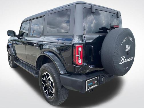 Shadow Black 2023 Ford Bronco Outer Banks