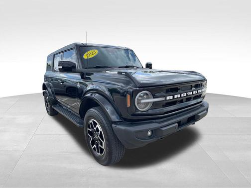 Shadow Black 2023 Ford Bronco Outer Banks