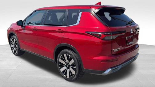 Red Diamond 2025 Mitsubishi Outlander SE S-AWC