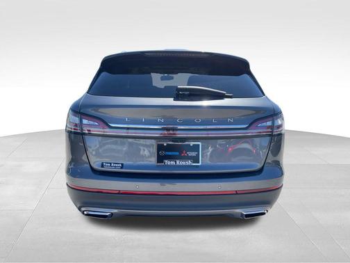 Asher Gray Metallic Clearcoat 2022 Lincoln Nautilus Reserve