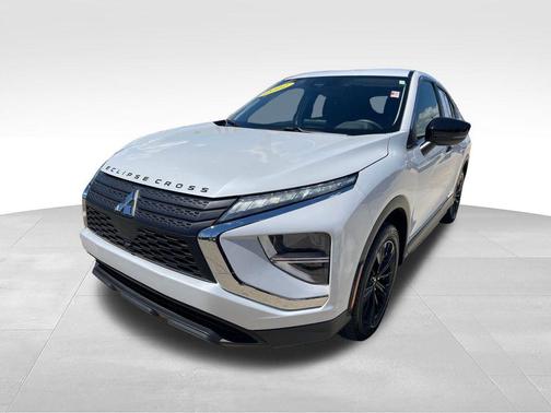 White Diamond 2022 Mitsubishi Eclipse Cross LE