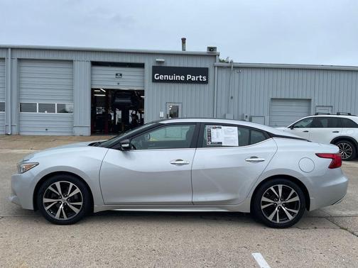 Brilliant Silver 2017 Nissan Maxima 3.5 SL