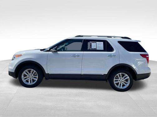 Oxford White 2013 Ford Explorer XLT