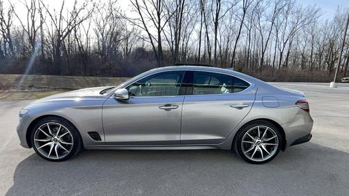 2022 Genesis G70 2.0T AWD