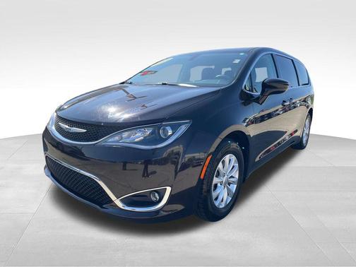 Dark Cordovan Pearlcoat 2018 Chrysler Pacifica Touring Plus