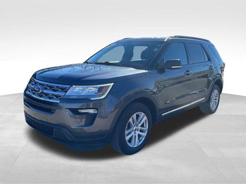 Magnetic 2018 Ford Explorer XLT
