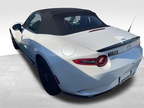 Snowflake White Pearl Mica 2026 Mazda MX-5 Miata Club
