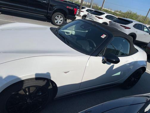 Snowflake White Pearl Mica 2026 Mazda MX-5 Miata Club