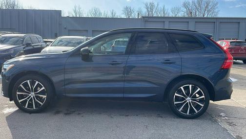 2023 Volvo XC60 B5 Plus Dark Theme