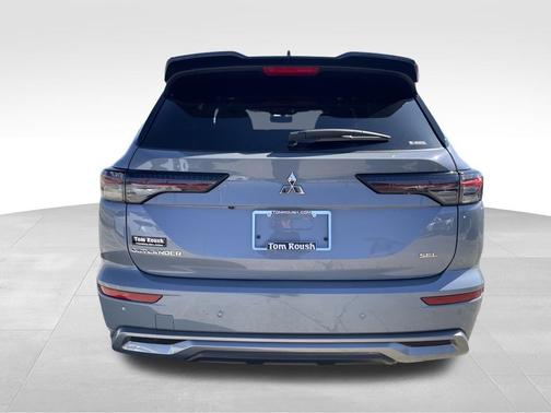 Moonstone 2026 Mitsubishi Outlander SEL 2.5 S-AWC