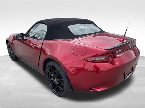 Soul Red Crystal Metallic 2026 Mazda MX-5 Miata Club