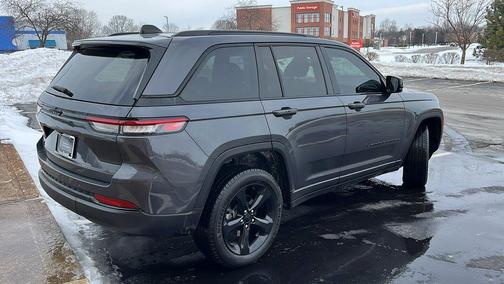 2022 Jeep Grand Cherokee Altitude