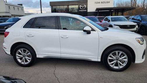 2025 Audi Q3 Premium 45 TFSI S line quattro Tiptronic