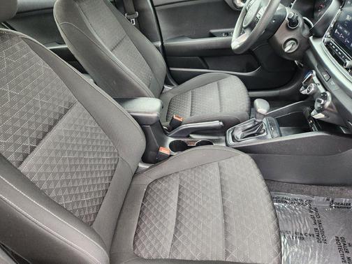 Clear White 2022 Kia Rio S