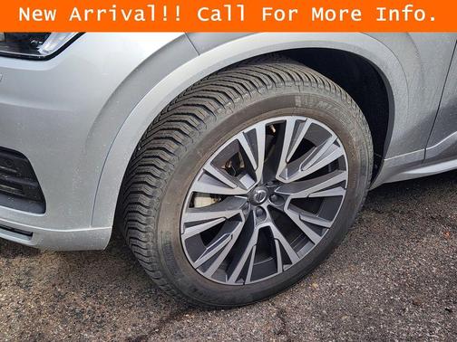 2021 Volvo XC90 T6 Momentum