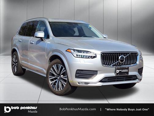Bright Silver Metallic 2021 Volvo XC90 T6 Momentum