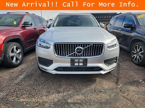 2021 Volvo XC90 T6 Momentum