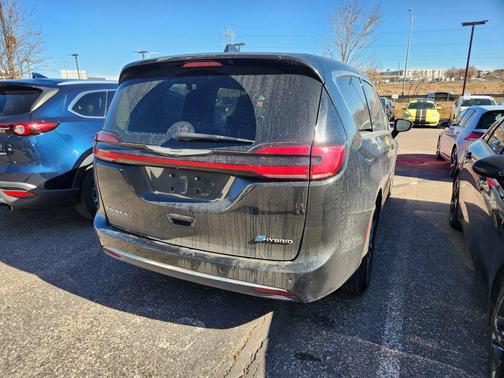 2024 Chrysler Pacifica Hybrid Select