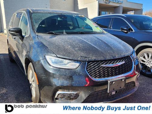 2024 Chrysler Pacifica Hybrid Select