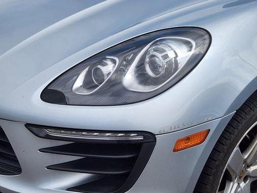 Rhodium Silver Metallic 2016 Porsche Macan Macan S