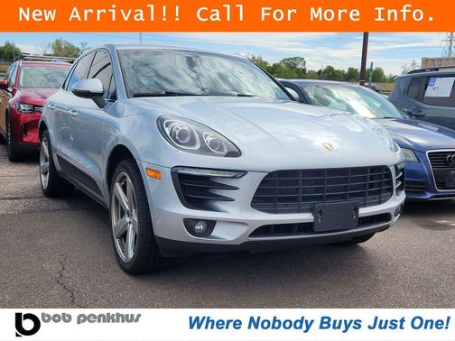 Rhodium Silver Metallic 2016 Porsche Macan Macan S
