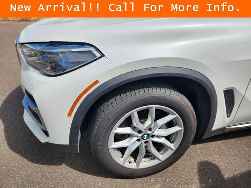 Mineral White Metallic 2022 BMW X5 xDrive40i