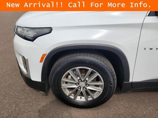 Summit White 2023 Chevrolet Traverse LT Cloth