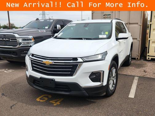 Summit White 2023 Chevrolet Traverse LT Cloth