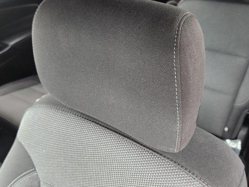 Summit White 2023 Chevrolet Traverse LT Cloth