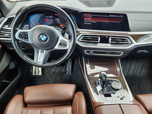 Black Sapphire Metallic 2021 BMW X7 M50i