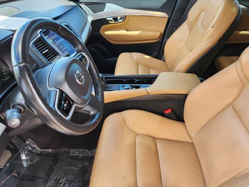 Magic Blue Metallic 2017 Volvo XC90 T6 Momentum