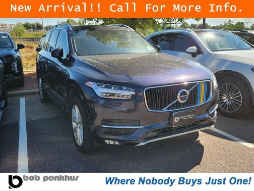 Magic Blue Metallic 2017 Volvo XC90 T6 Momentum