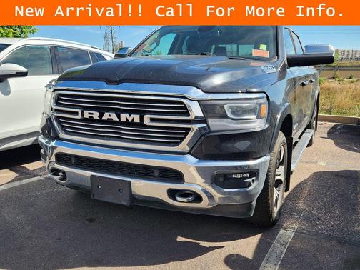 Diamond Black Crystal Pearlcoat 2019 RAM 1500 Laramie