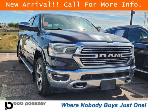 Diamond Black Crystal Pearlcoat 2019 RAM 1500 Laramie
