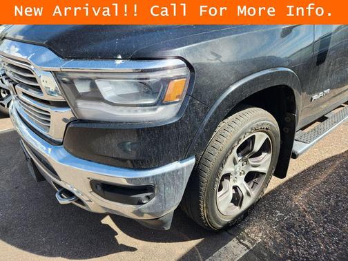 Diamond Black Crystal Pearlcoat 2019 RAM 1500 Laramie