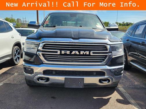 Diamond Black Crystal Pearlcoat 2019 RAM 1500 Laramie