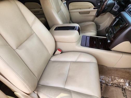 Carbon Black Metallic 2011 GMC Yukon Denali