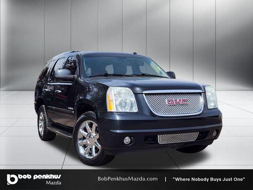 Carbon Black Metallic 2011 GMC Yukon Denali