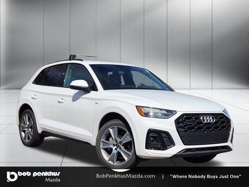 White 2025 Audi Q5 45 S line Premium