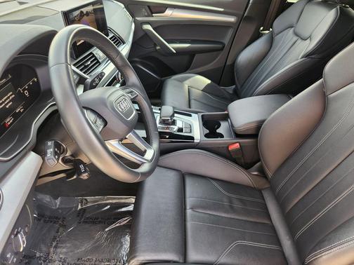 White 2025 Audi Q5 45 S line Premium