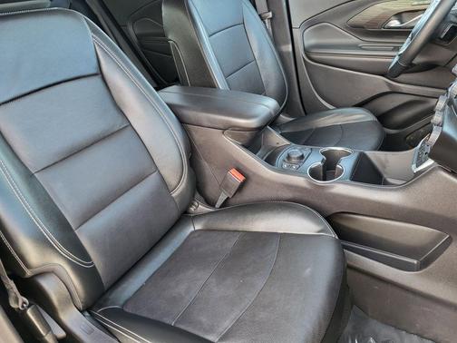 Summit White 2024 GMC Terrain SLT