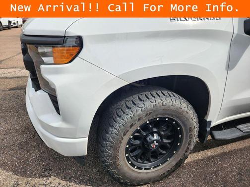 Summit White 2022 Chevrolet Silverado 1500 Custom