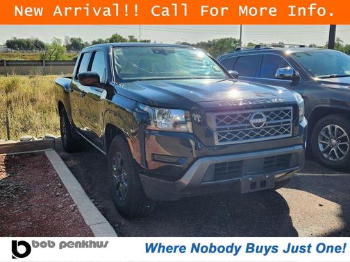 Super Black 2022 Nissan Frontier SV