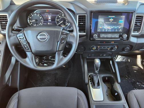 Super Black 2022 Nissan Frontier SV